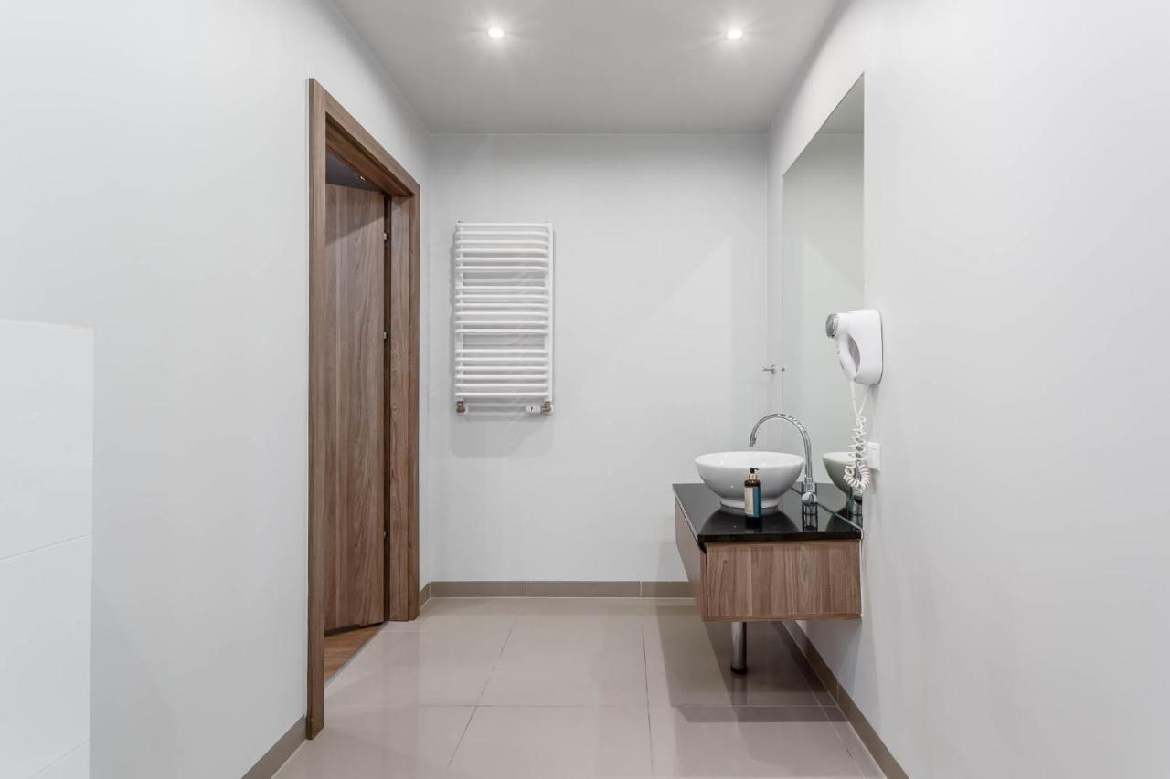 Rent Like Home - Oxygen Wronia 45 II Warszawa Eksteriør billede
